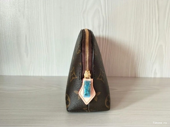 Affordable VUITTON LOUIS COSMETIC POUCH 0723